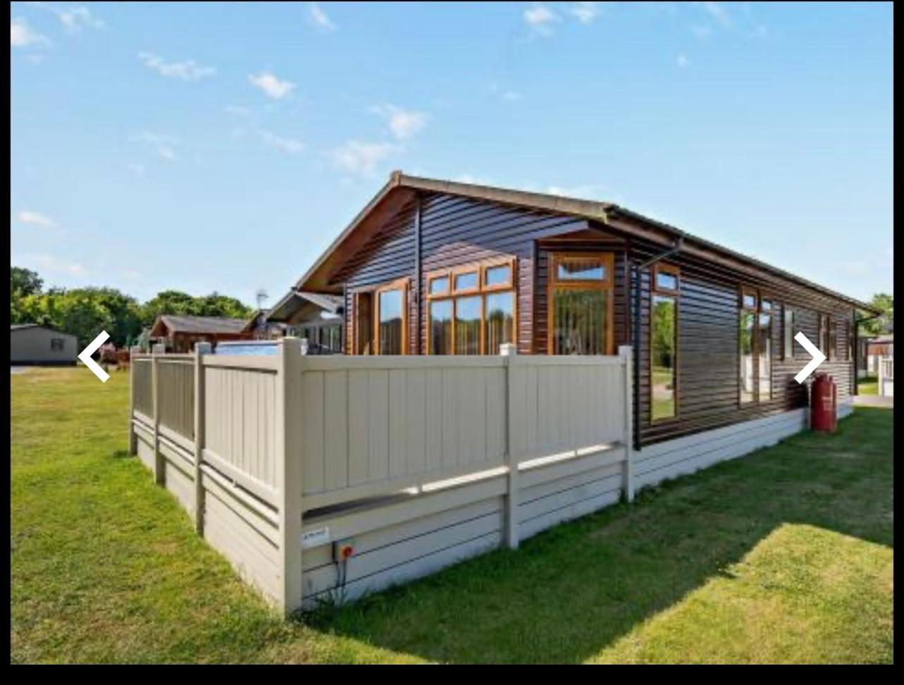Ness Lodge Little Habton Екстериор снимка
